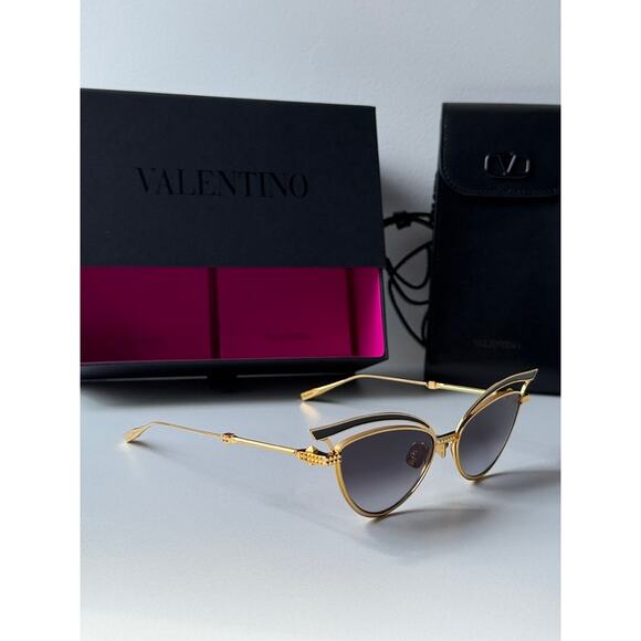NEW Valentino V-Glassliner VLS118-A Gold Cat Eye Sunglasses - Picture 5 of 8